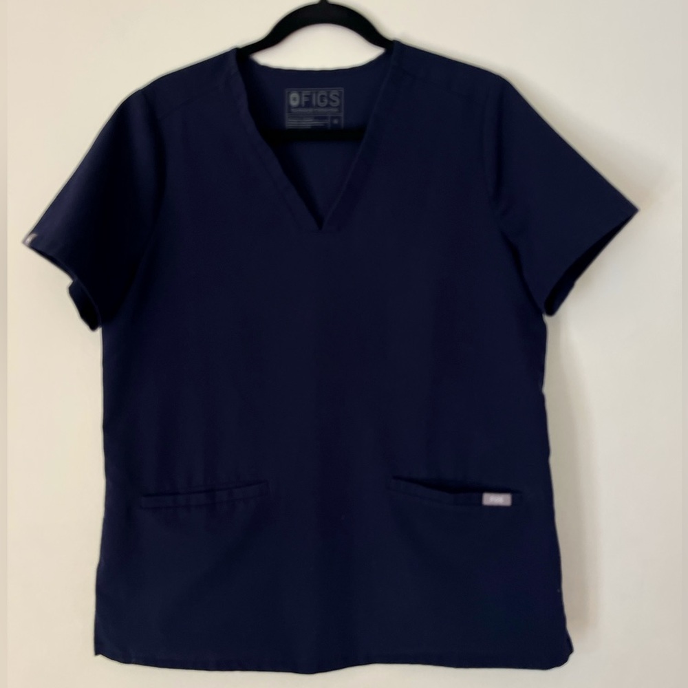 2 FIGS Navy Blue Casma 3 Pocket V Neck Scrub Tops Size M / W ✨ - Picture 3 of 10